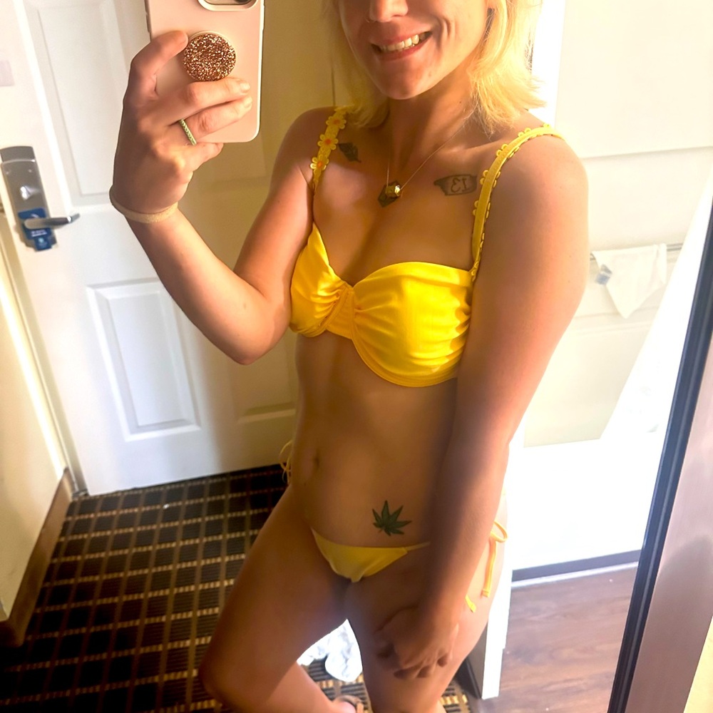 Bathing suits set - Picture 3 of 3